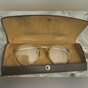 Antique Gold round frame eye glasses Shuron gold-filled round frame eyeglasses